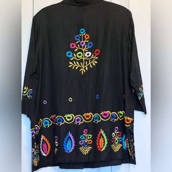 Vintage Black and multicolored embroidered button down shirt - Picture 2 of 7